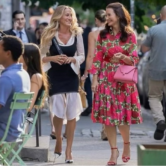 Meet your Posher, Kat - Picture 3 of 7